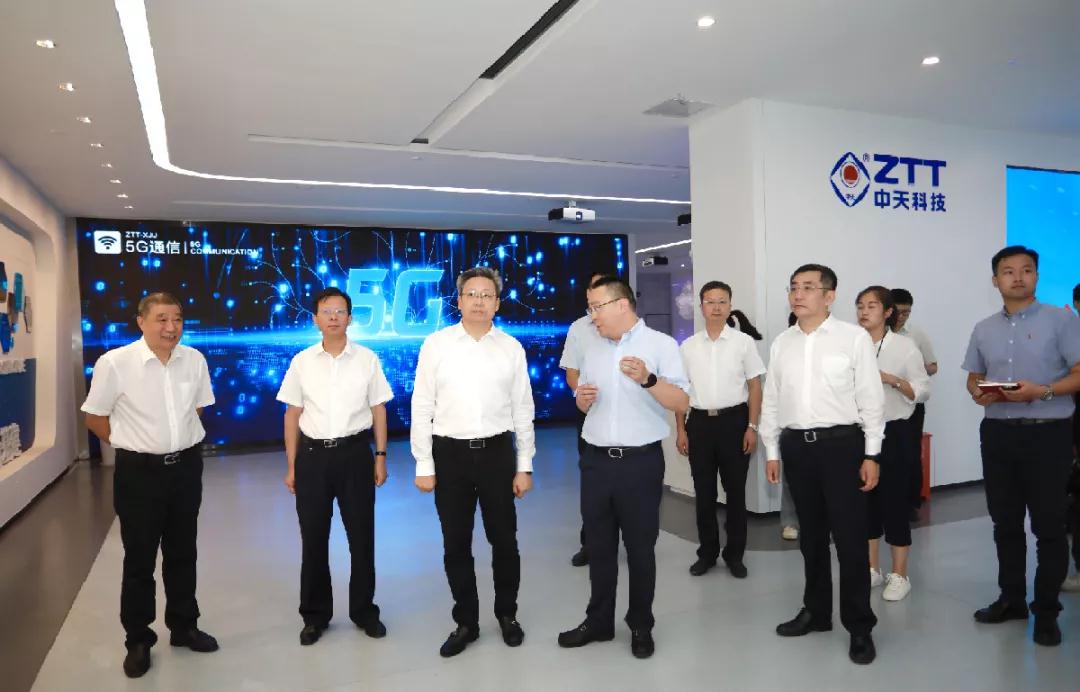 南通市委副书记代市长吴新明调研中天科技