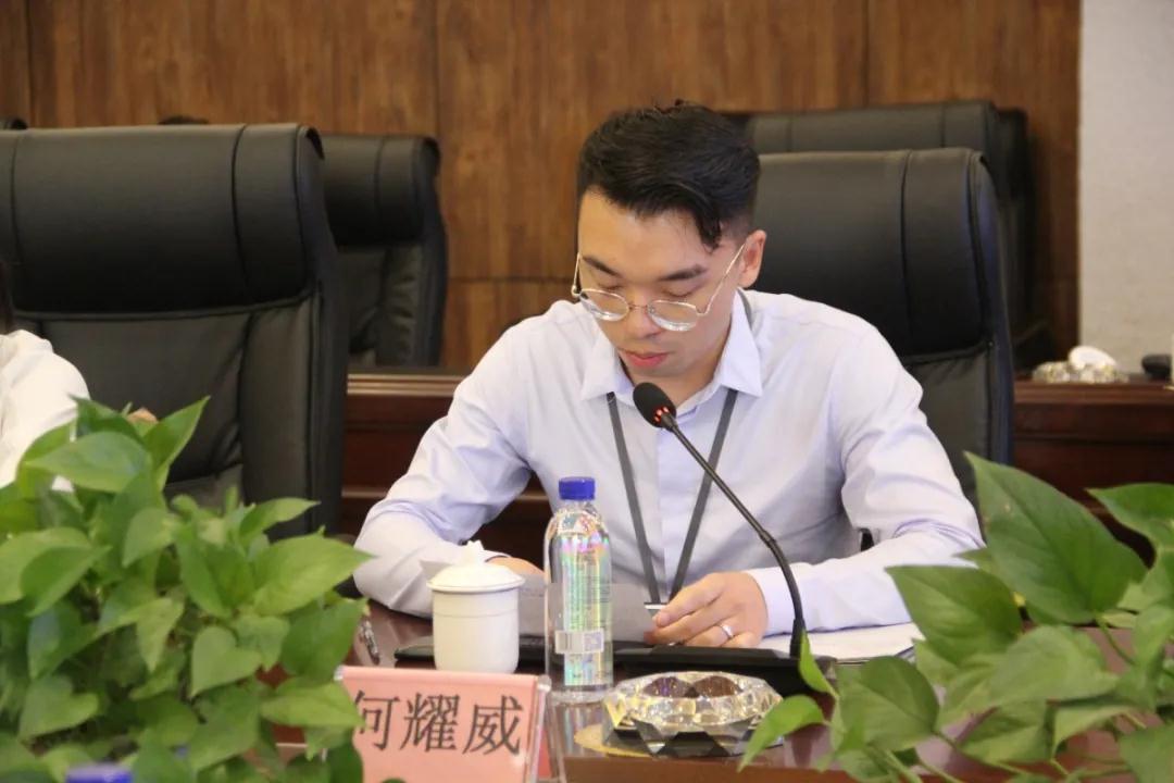 三峡电缆集团副董事长何耀威.jpg