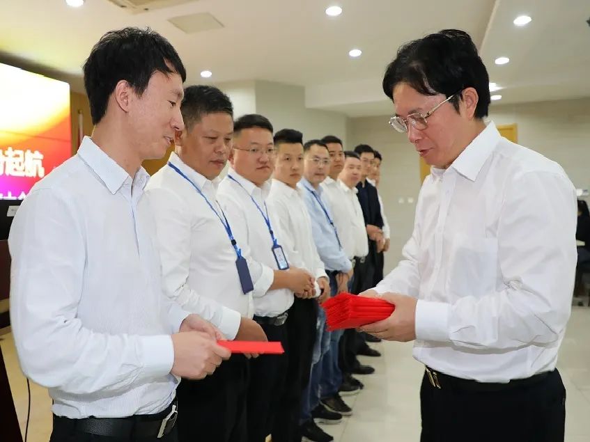 争、冲、拼∣通鼎互联以“奔跑着”的姿态冲刺四季度销售工作5.jpg